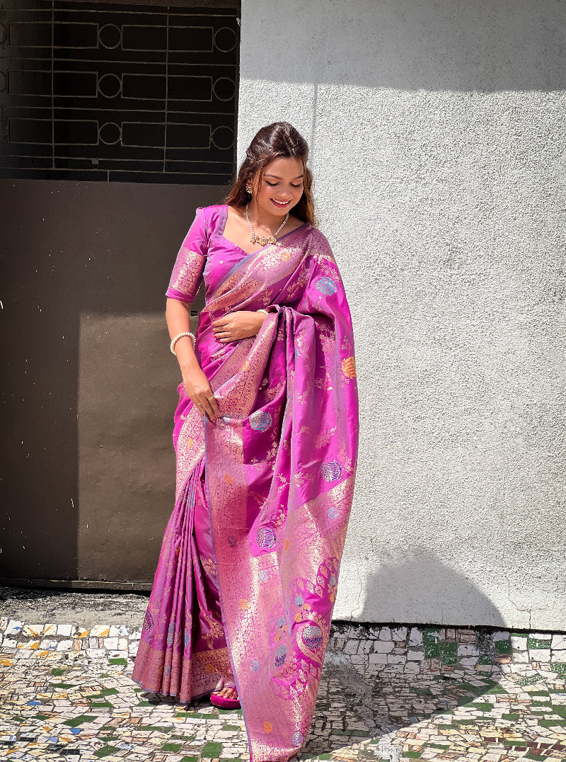 Lavender Graceful Trending Banarasi Silk Saree With Blouse Piece