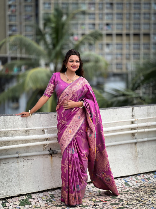 Lavender Graceful Trending Banarasi Silk Saree With Blouse Piece