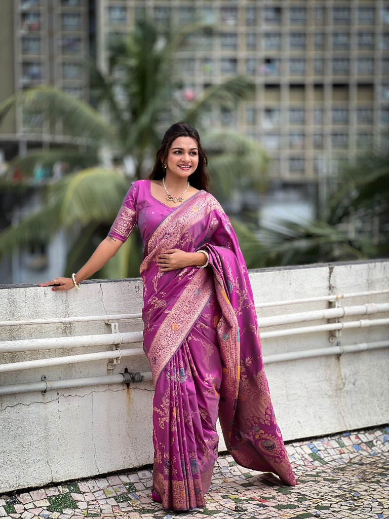 Lavender Graceful Trending Banarasi Silk Saree With Blouse Piece