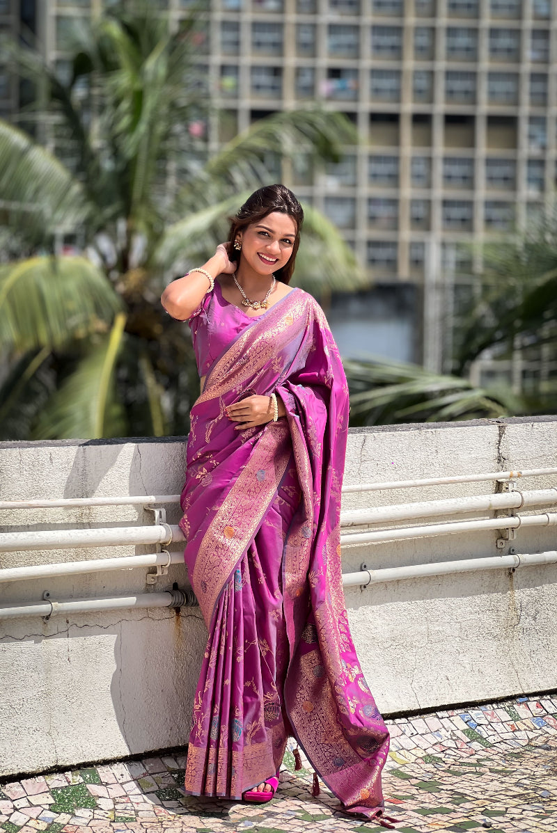 Lavender Graceful Trending Banarasi Silk Saree With Blouse Piece