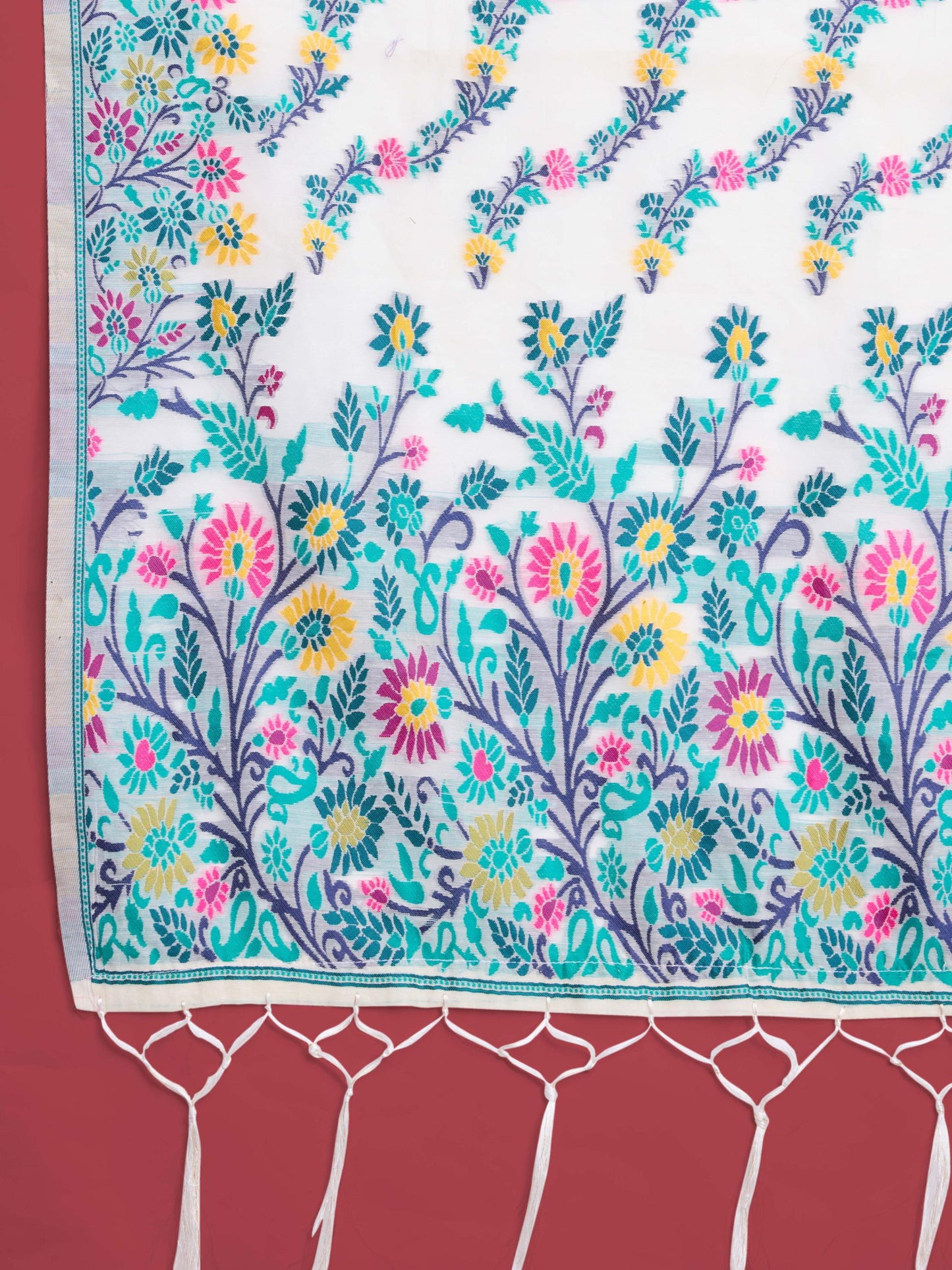 Handloom Traditional White & Green Pure Cotton Jamdani Saree