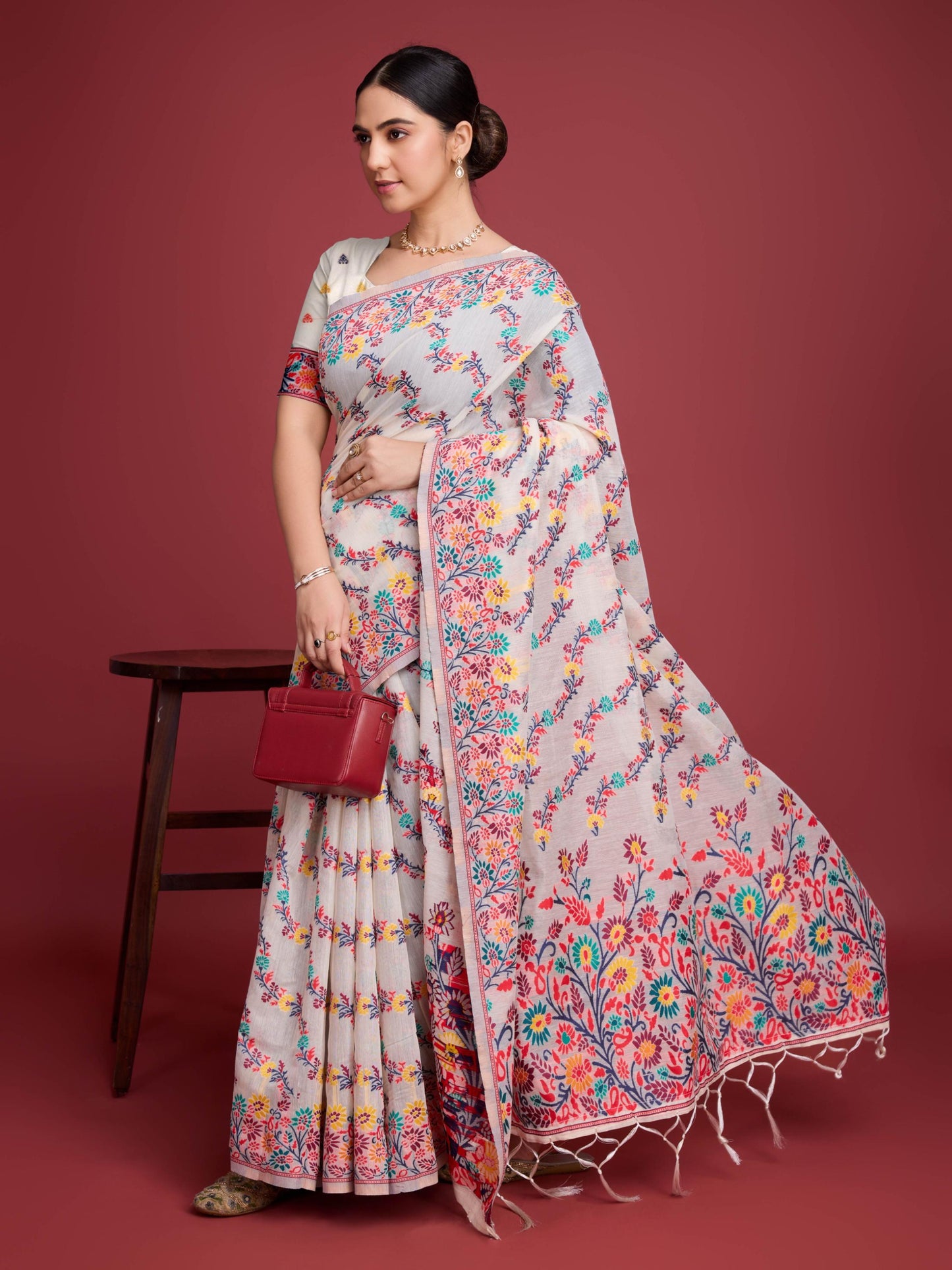 Handloom Traditional White & Red Pure Cotton Jamdani Saree