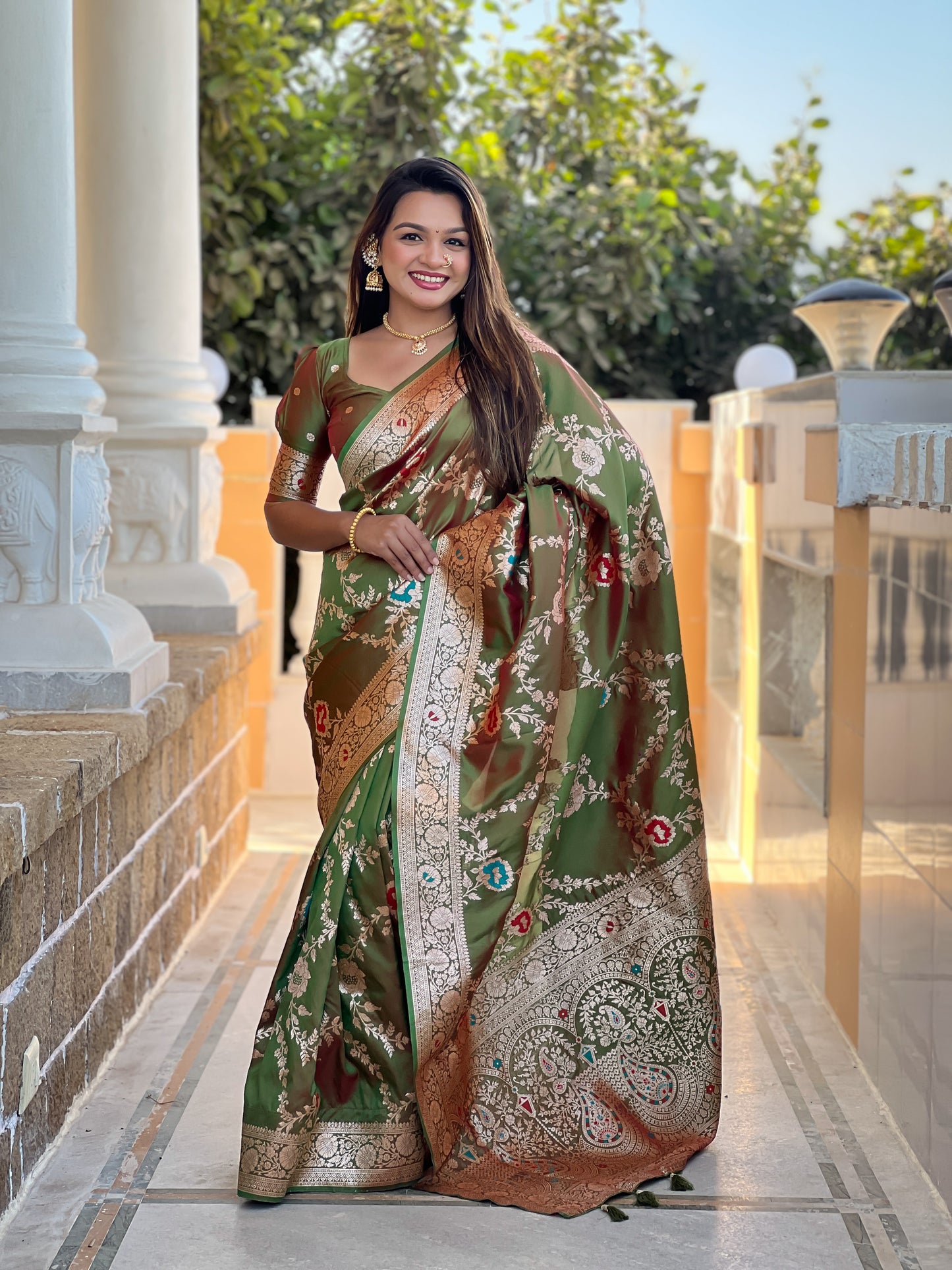 Mehendi Graceful Trending Banarasi Silk Saree With Blouse Piece