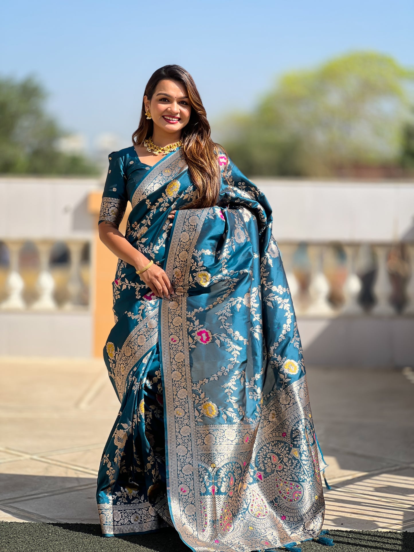 Morpinch Graceful Trending Banarasi Silk Saree With Blouse Piece