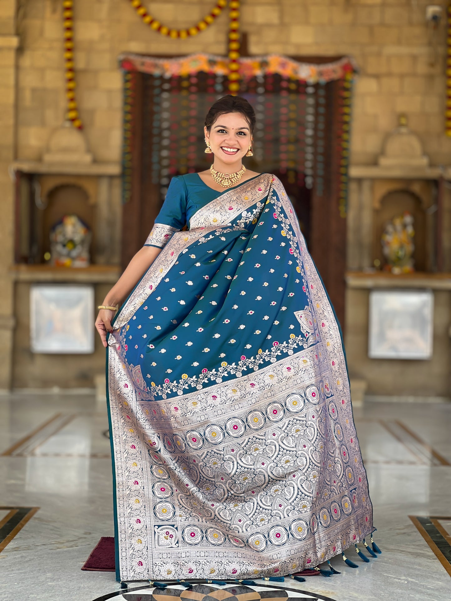 Morpinch Graceful Meena Banarasi Silk Saree With Blouse Piece