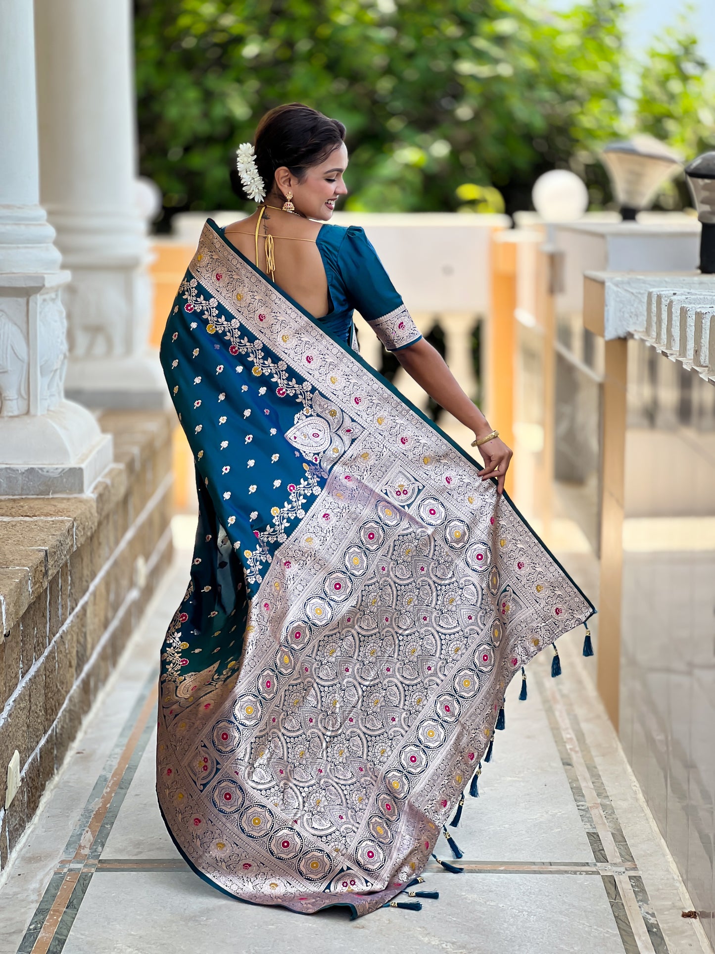 Morpinch Graceful Meena Banarasi Silk Saree With Blouse Piece