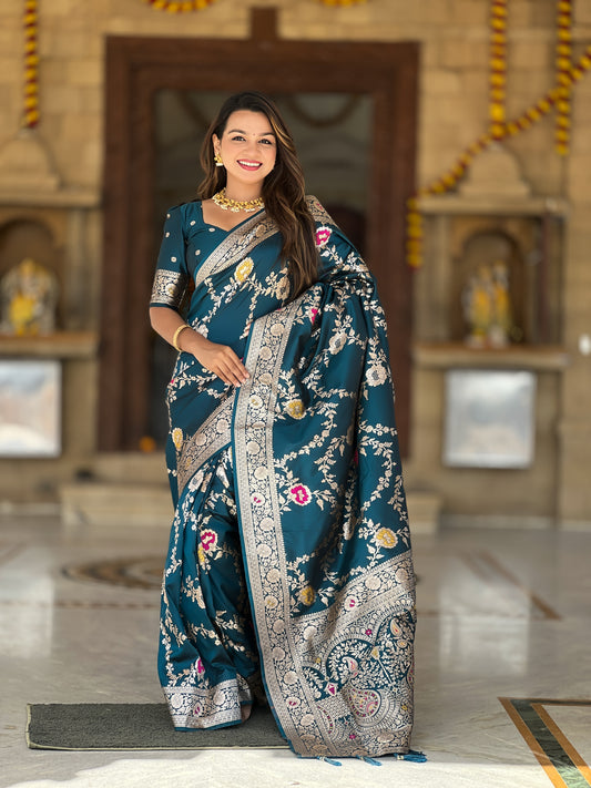 Morpinch Graceful Trending Banarasi Silk Saree With Blouse Piece
