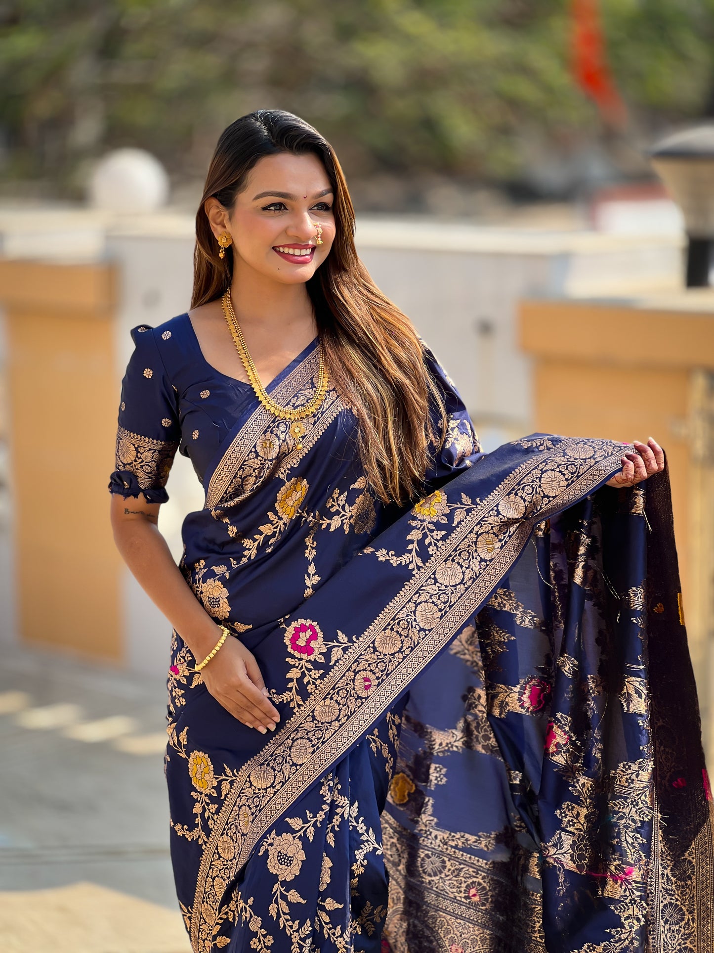 Navy Blue Graceful Trending Banarasi Silk Saree With Blouse Piece