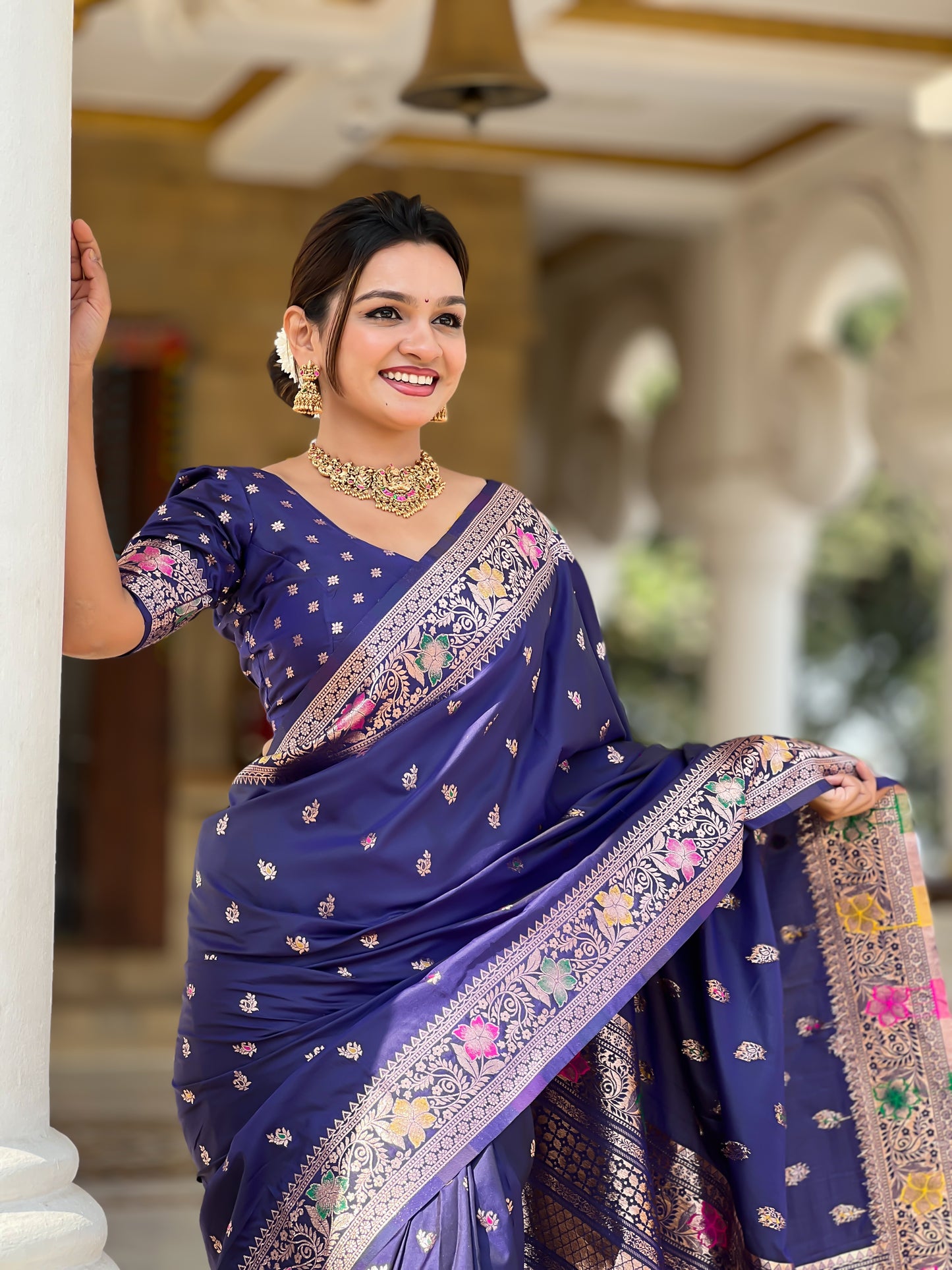 Navy Blue Zari Weaving Banarasi Saree With Blouse Piece