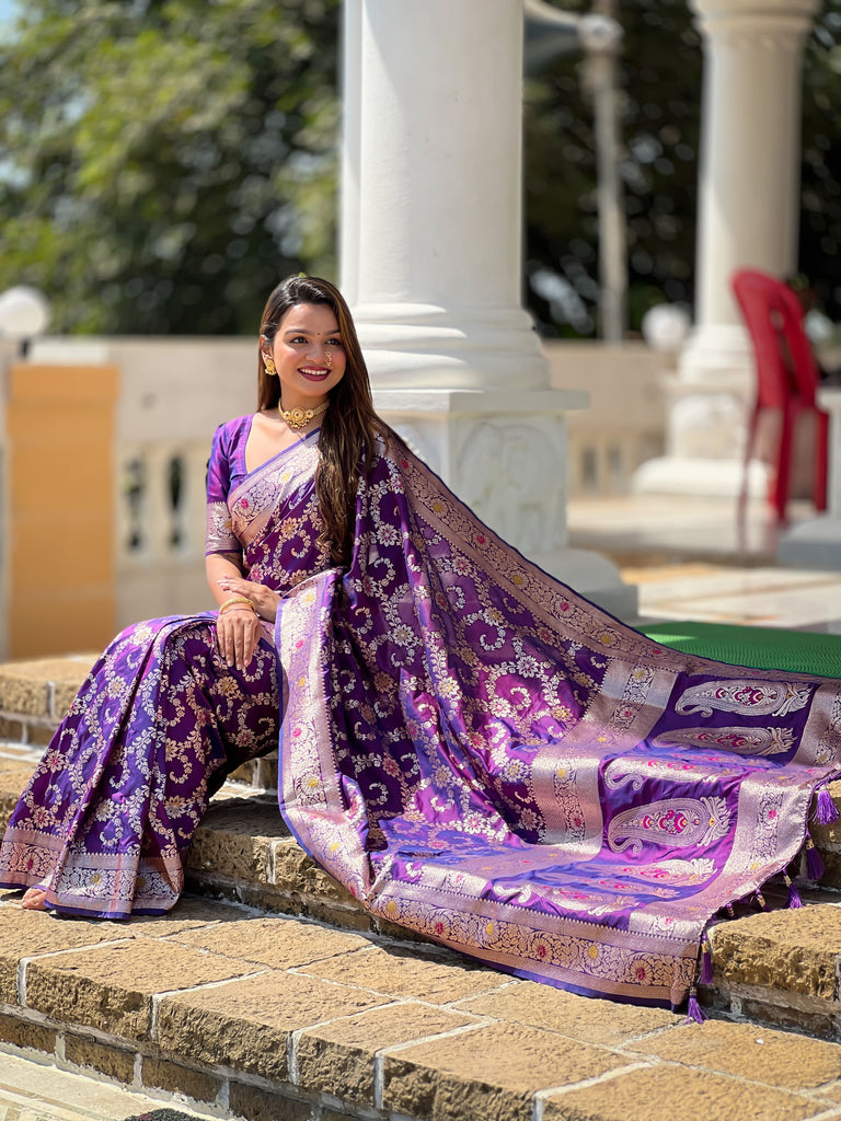 Purple Graceful Glow Banarasi Silk Saree With Blouse Piece