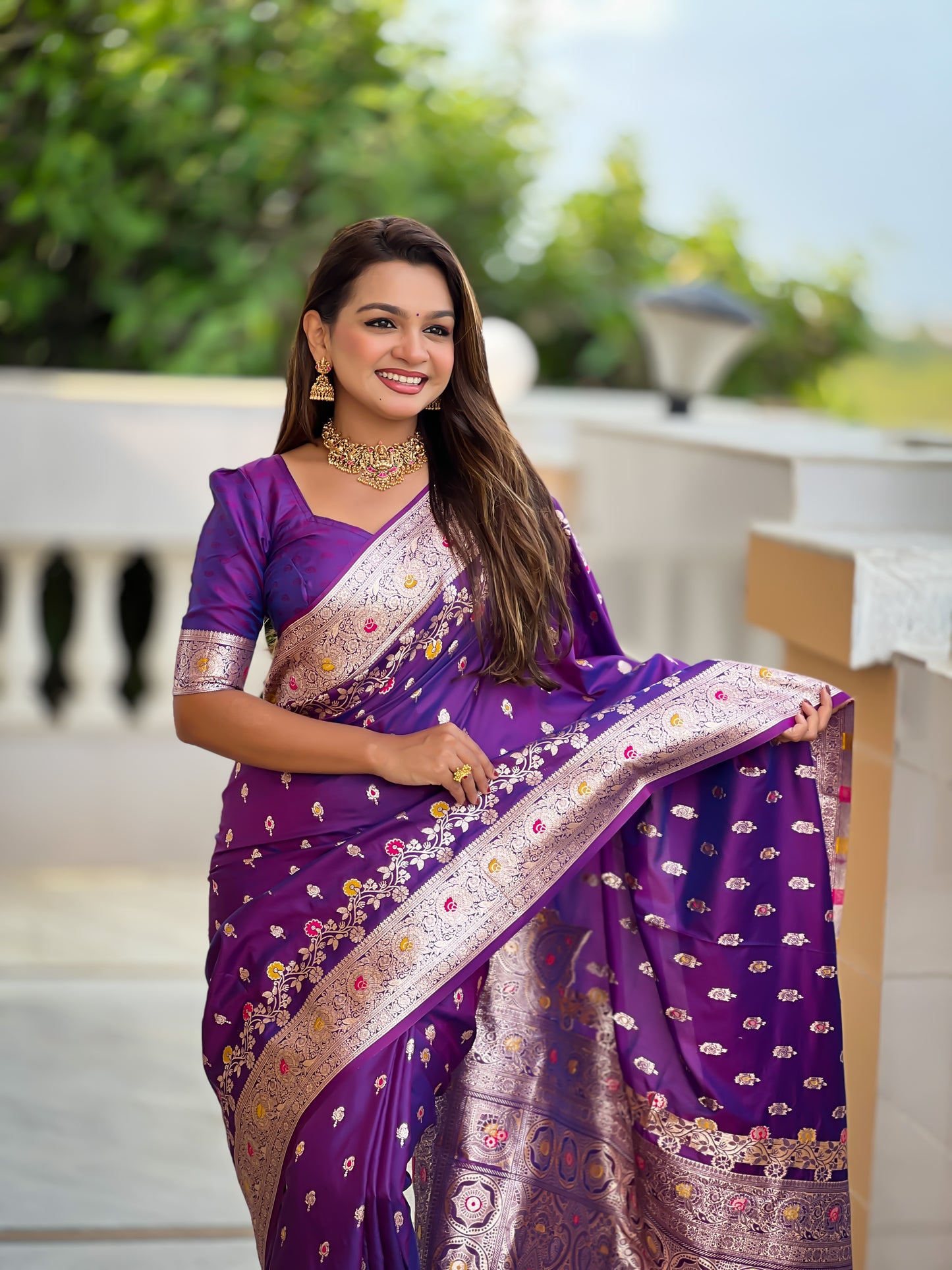 Purple Graceful Meena Banarasi Silk Saree With Blouse Piece