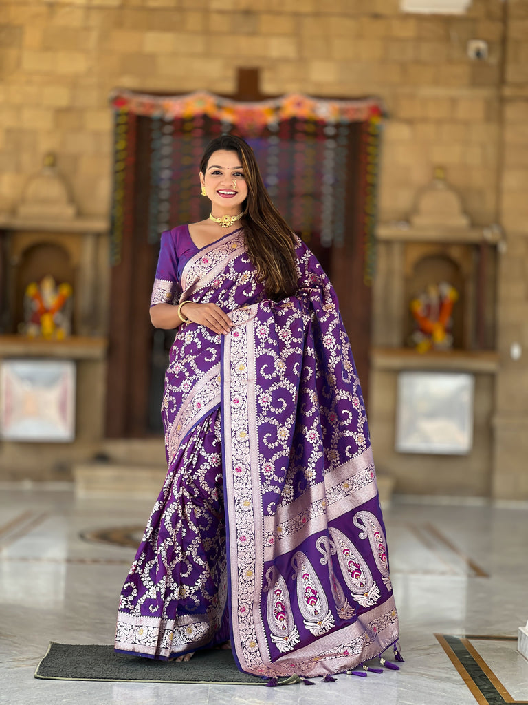 Purple Graceful Glow Banarasi Silk Saree With Blouse Piece