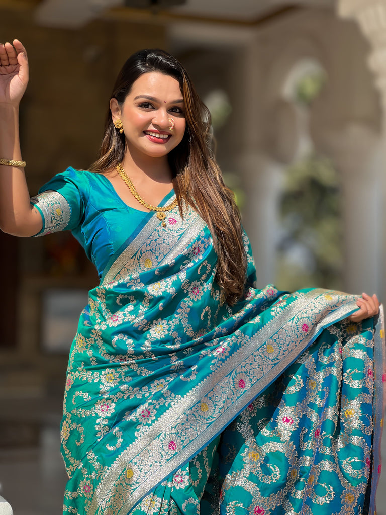 Rama Graceful Glow Banarasi Silk Saree With Blouse Piece