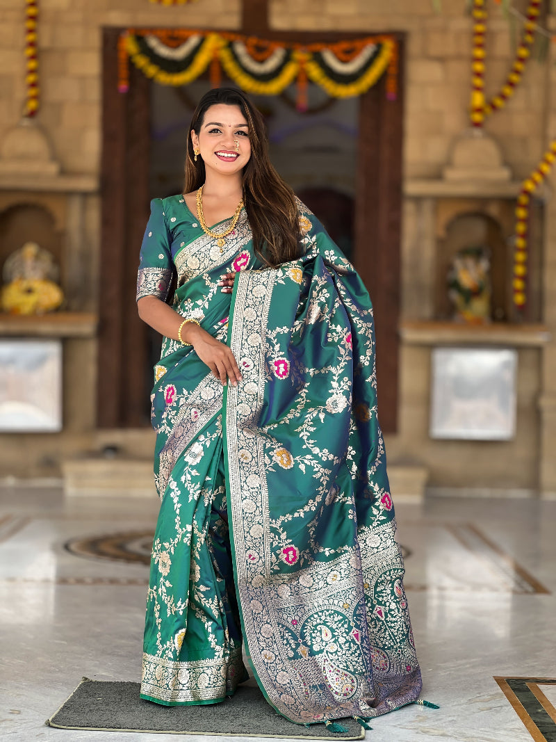 Rama Graceful Trending Banarasi Silk Saree With Blouse Piece