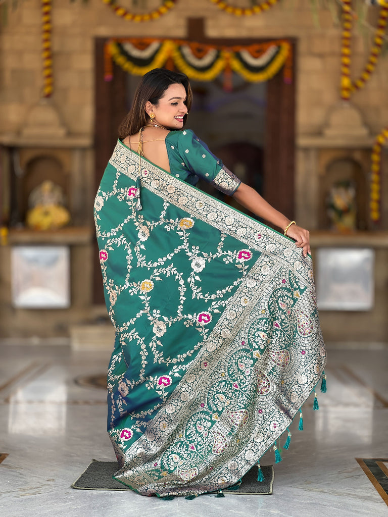 Rama Graceful Trending Banarasi Silk Saree With Blouse Piece