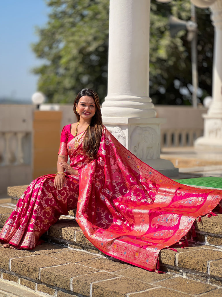 Pink Graceful Glow Banarasi Silk Saree With Blouse Piece