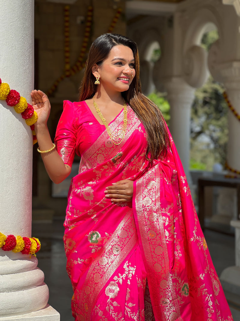 Rani Pink Graceful Trending Banarasi Silk Saree With Blouse Piece