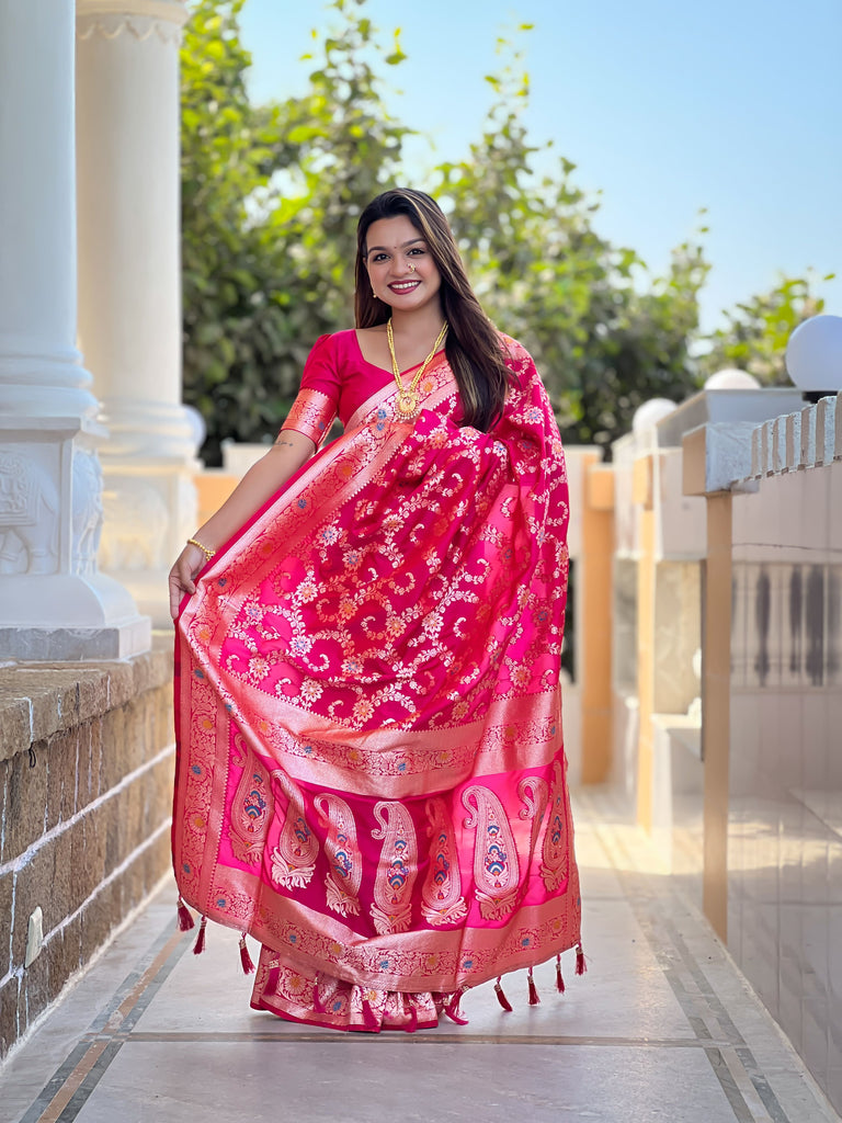 Pink Graceful Glow Banarasi Silk Saree With Blouse Piece