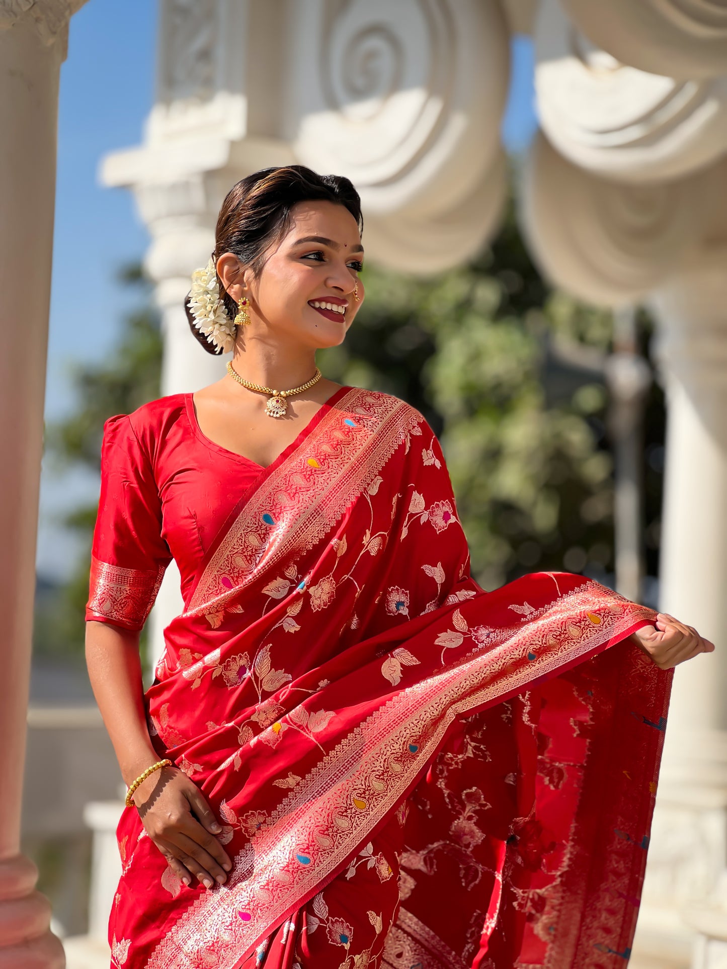 Red Meenakari Banarasi Silk Saree With Silk Blouse Piece