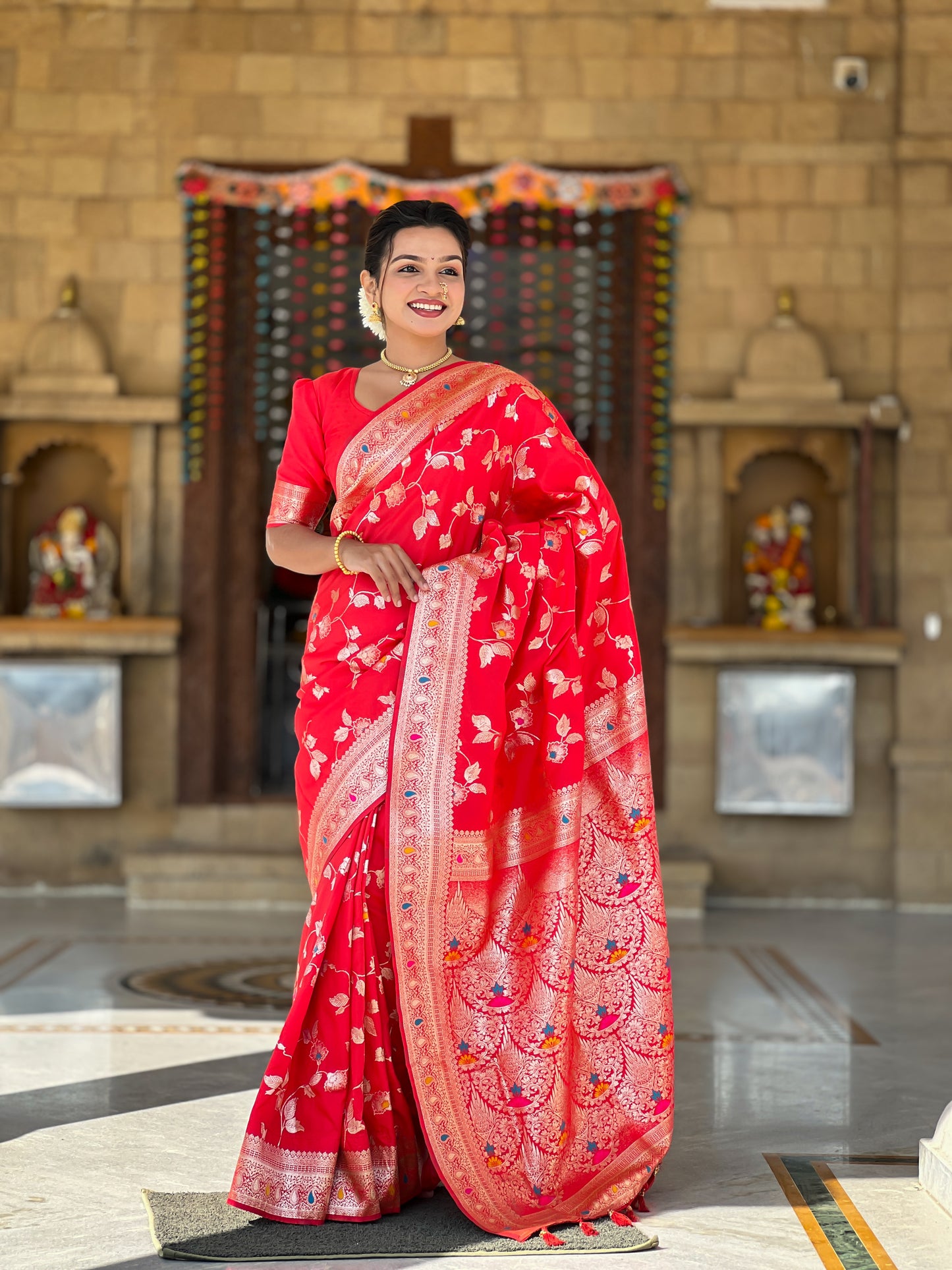 Red Meenakari Banarasi Silk Saree With Silk Blouse Piece