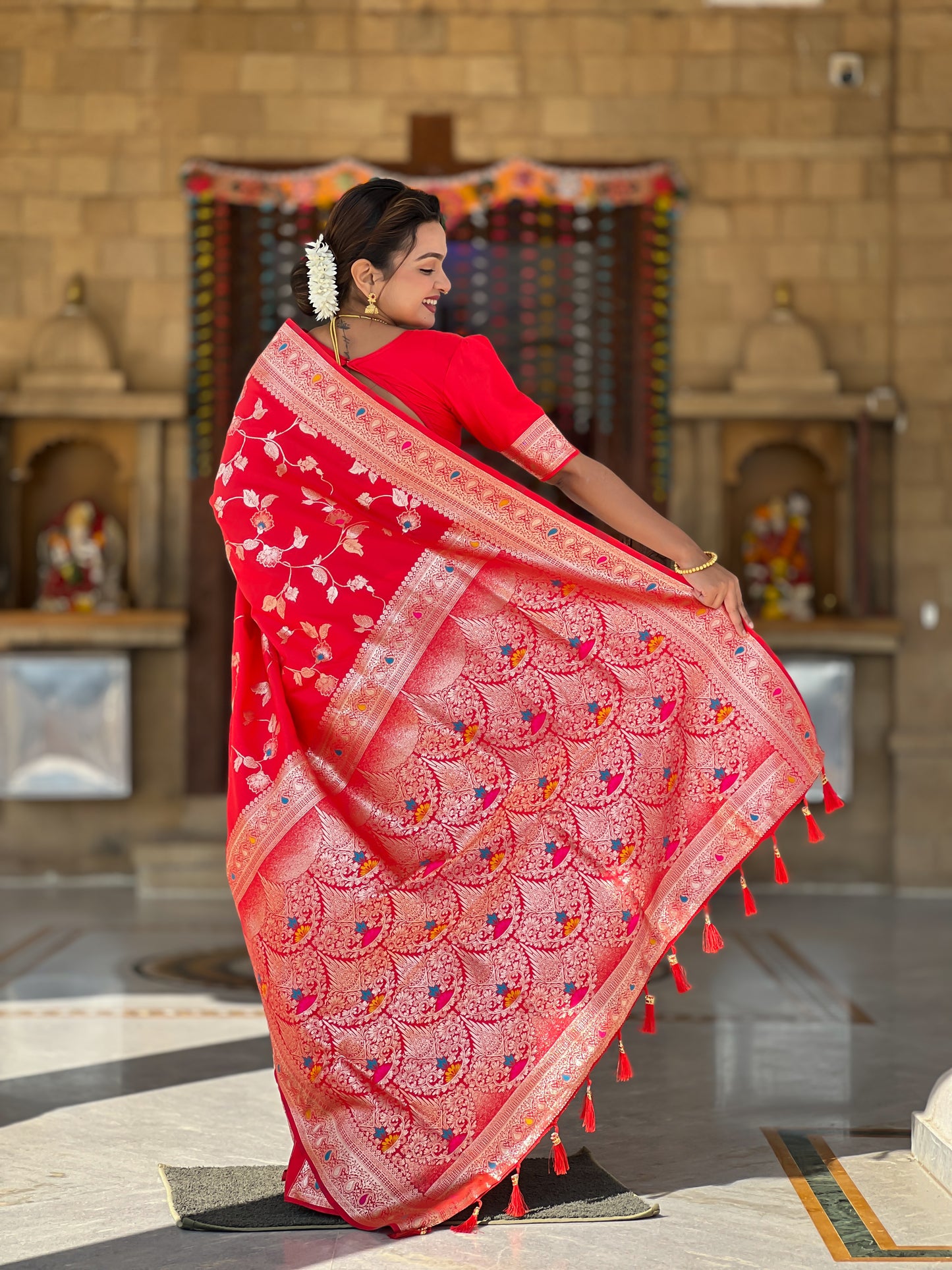 Red Meenakari Banarasi Silk Saree With Silk Blouse Piece
