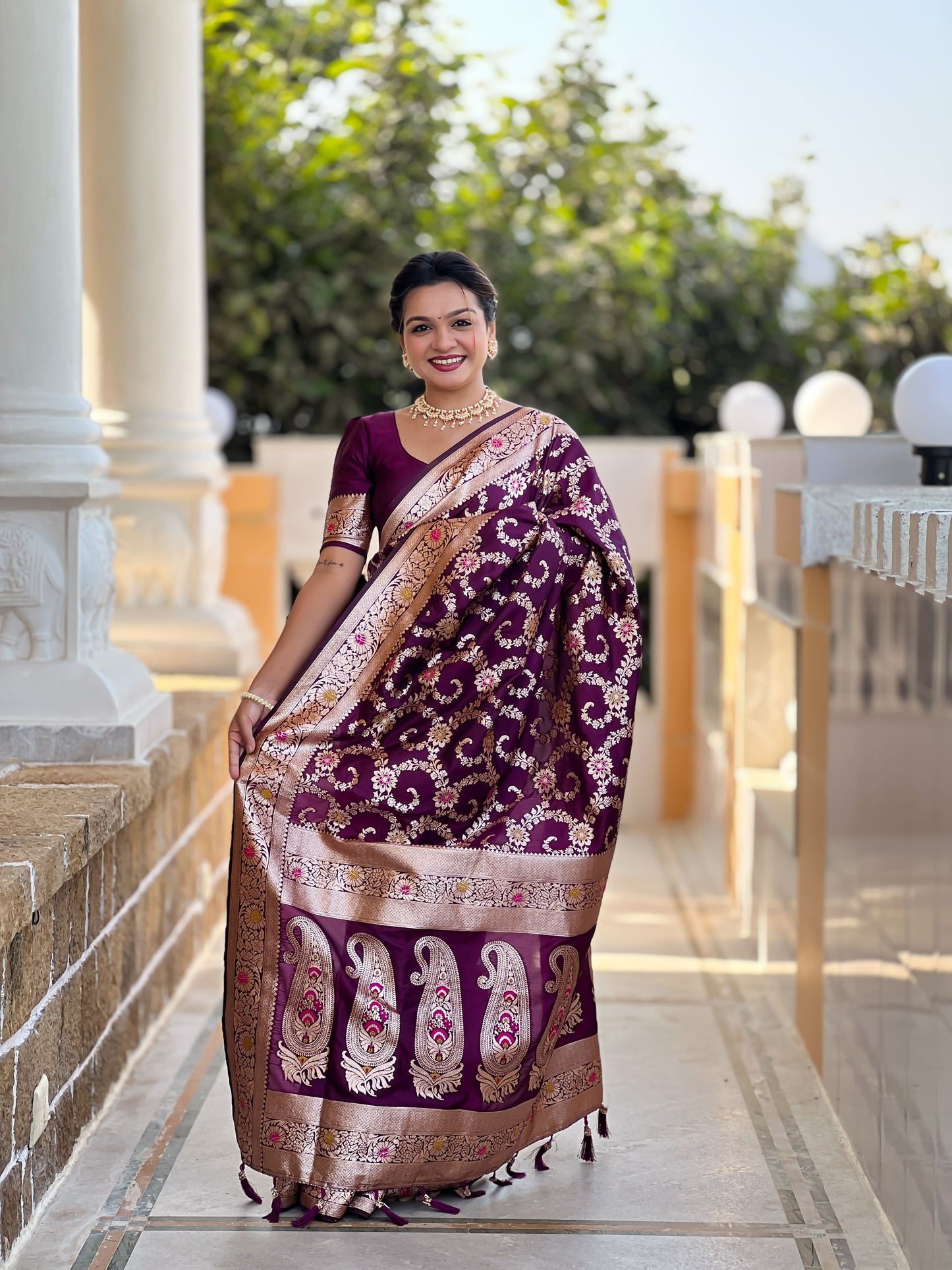 Wine Graceful Glow Banarasi Silk Saree With Blouse Piece