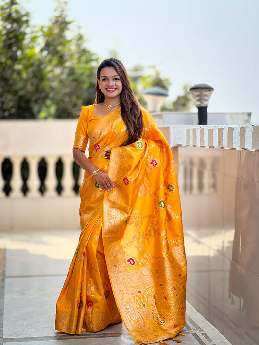 Yellow Graceful Trending Banarasi Silk Saree With Blouse Piece
