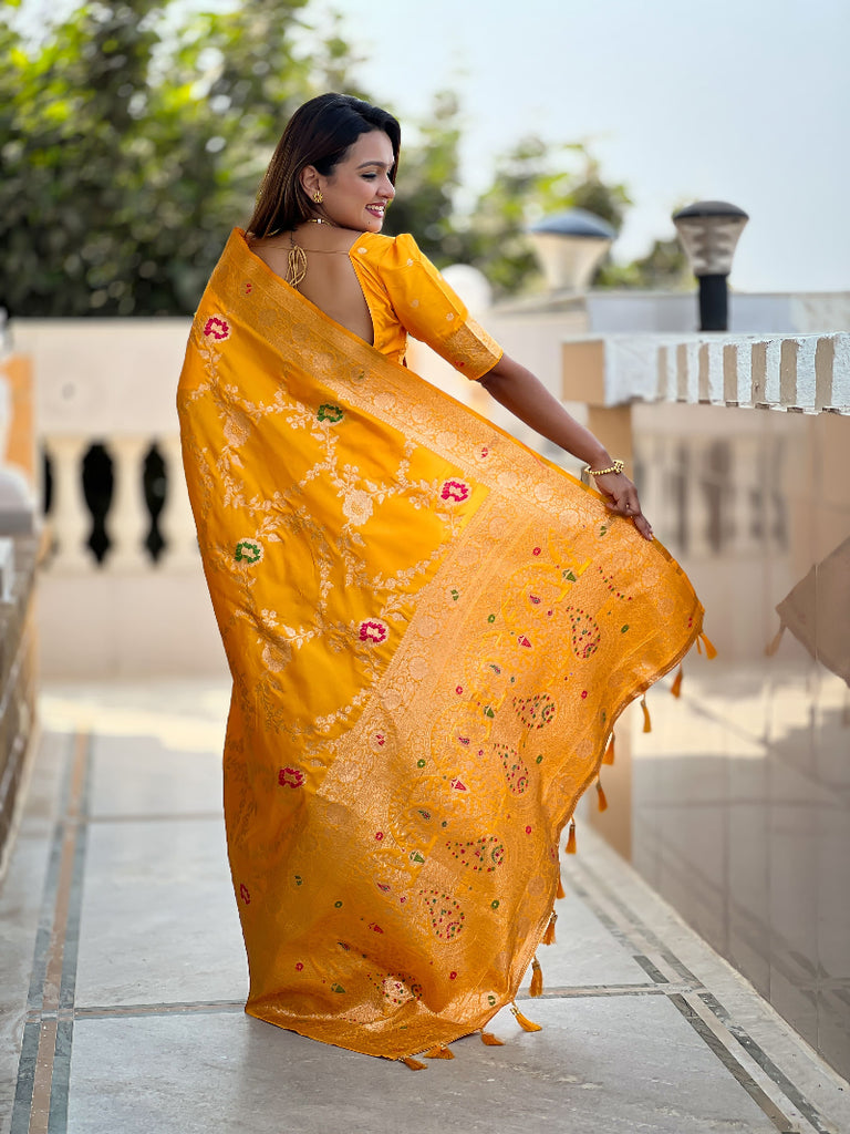Yellow Graceful Trending Banarasi Silk Saree With Blouse Piece